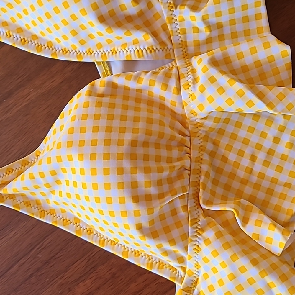 Cupshe Yellow Ruffle Bikini - Picture 2 of 11